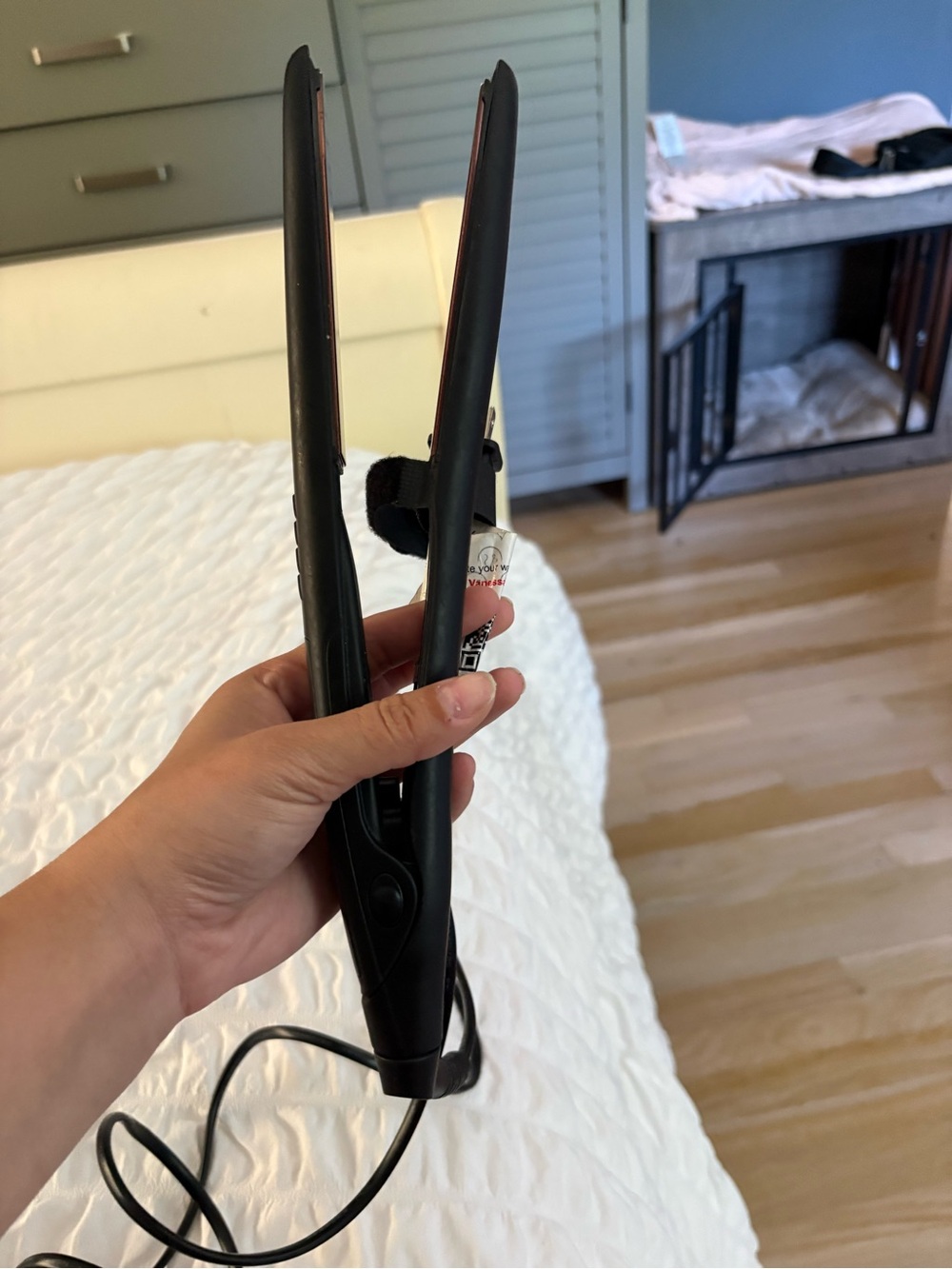 Vanessa Black Hair Straightener Flat Iron - Sleek Travel-Friendly